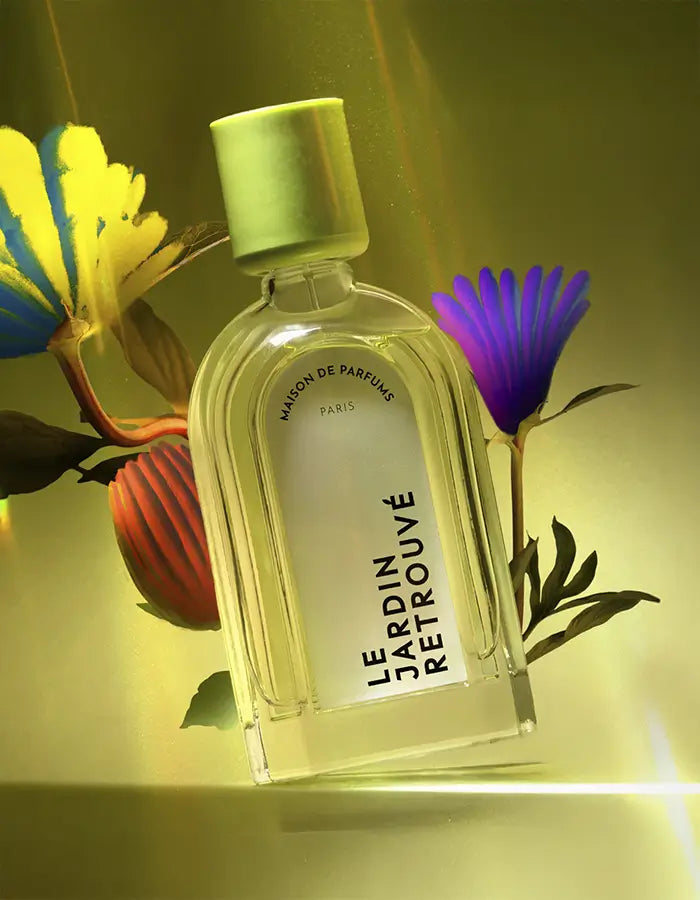 Collection of niche natural perfumes – elegant bottles and a refined botanical atmosphere, designed in Paris